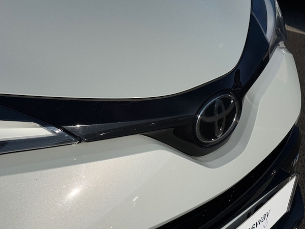 Used Toyota C-HR 2023 for sale - 76065120: Photo 27