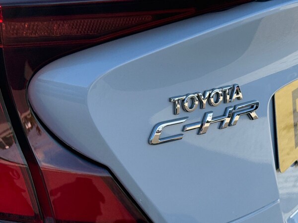 Used Toyota C-HR 2023 for sale - 76065120: Photo 28