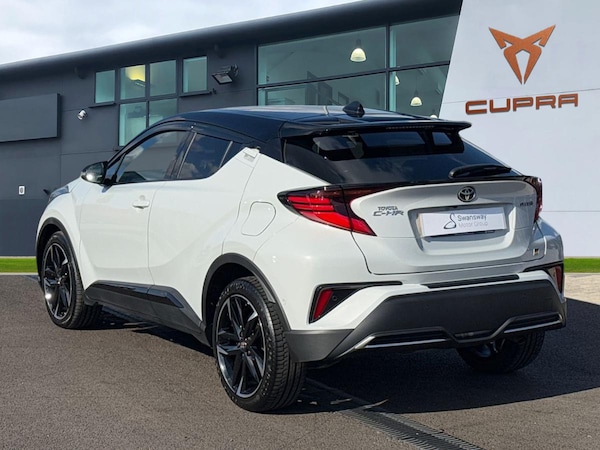 Used Toyota C-HR 2023 for sale - 76065120: Photo 2