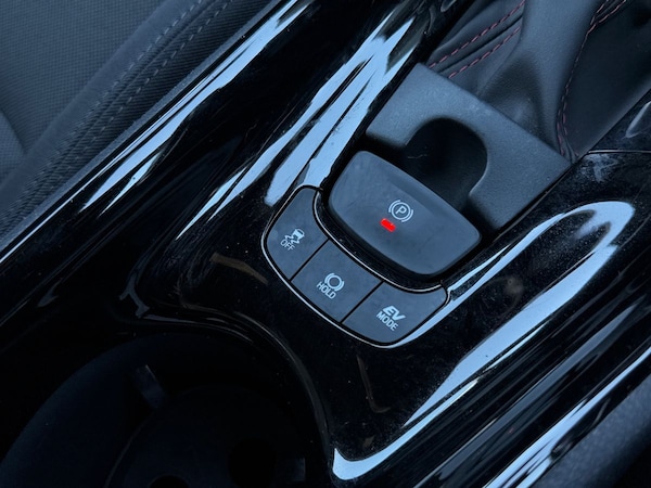 Used Toyota C-HR 2023 for sale - 76065120: Photo 37