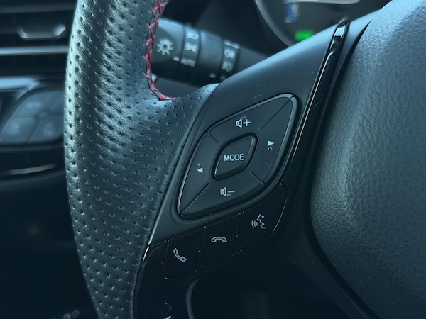 Used Toyota C-HR 2023 for sale - 76065120: Photo 41