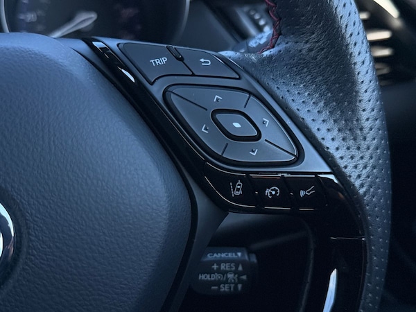 Used Toyota C-HR 2023 for sale - 76065120: Photo 42