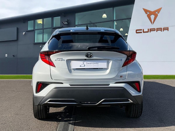 Used Toyota C-HR 2023 for sale - 76065120: Photo 4