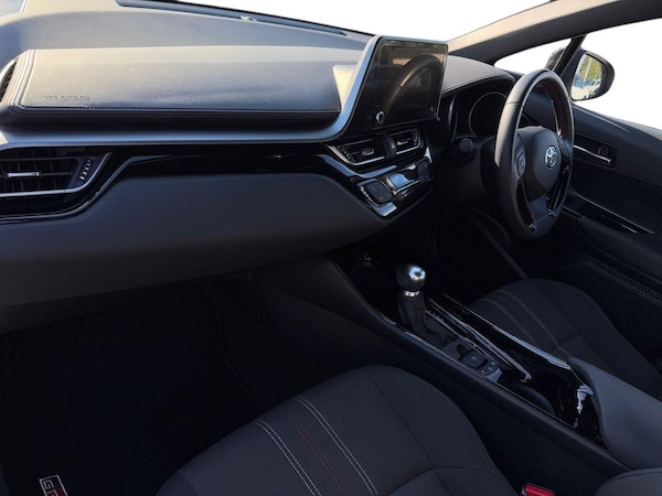 Used Toyota C-HR 2023 for sale - 76065120: Photo 9