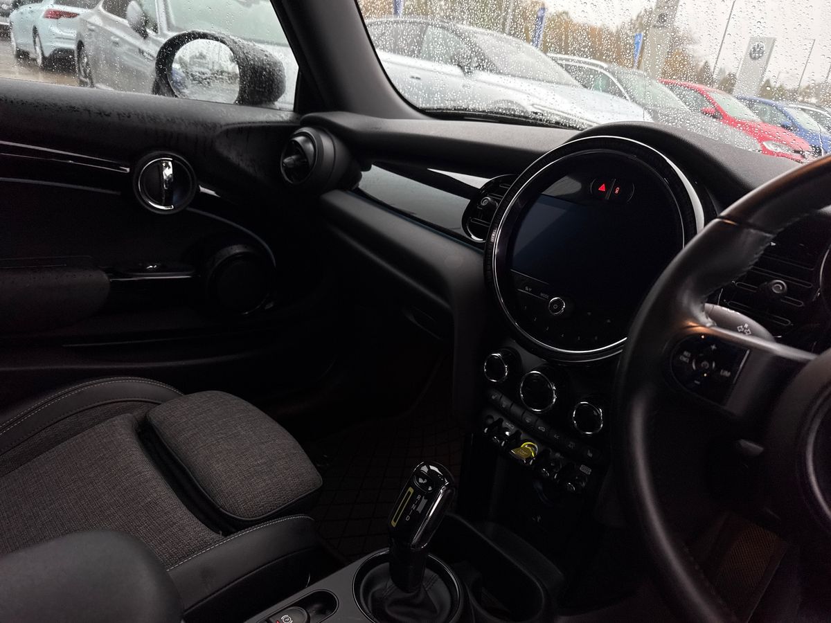 Used MINI Electric Hatch 2021 for sale - 76346557: Photo 15
