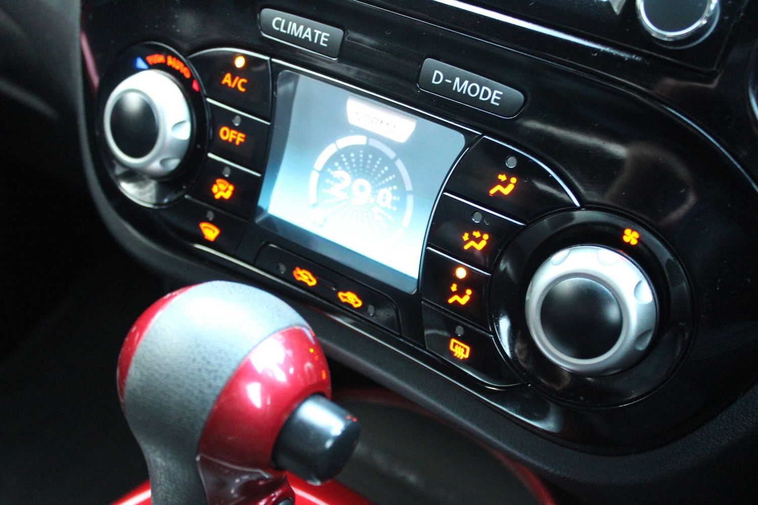 Used Nissan Juke 2016 for sale - 76152727: Photo 24