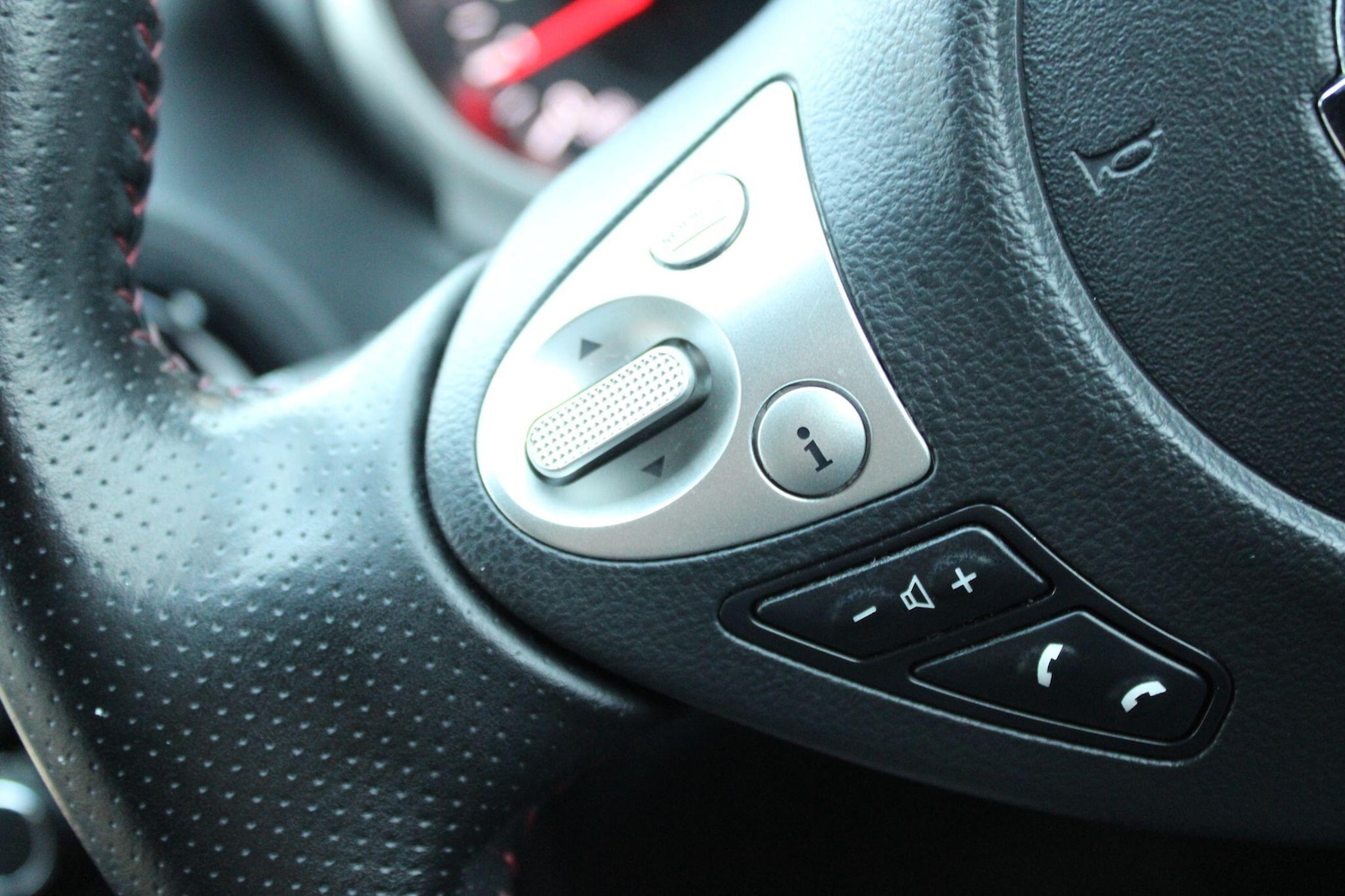 Used Nissan Juke 2016 for sale - 76152727: Photo 31