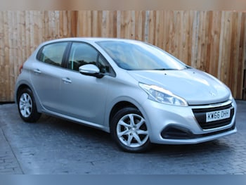 Used Peugeot 208 2016 for sale - 76073000: Photo