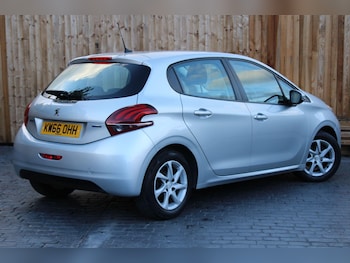 Used Peugeot 208 2016 for sale - 76073000: Photo