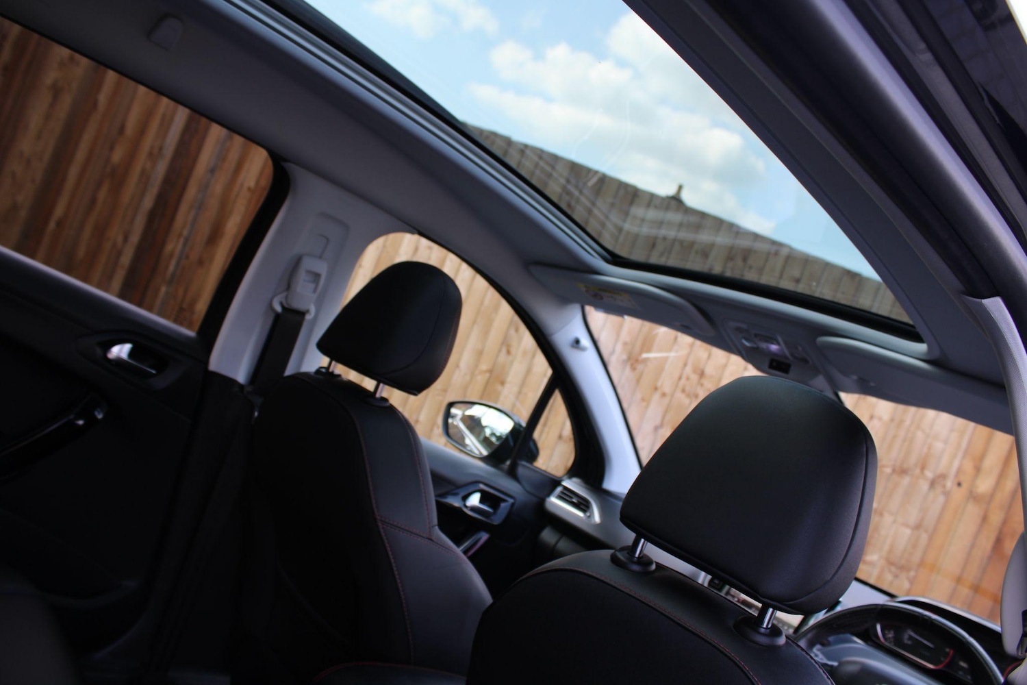 Used Peugeot 2008 2019 for sale - 76083958: Photo 41