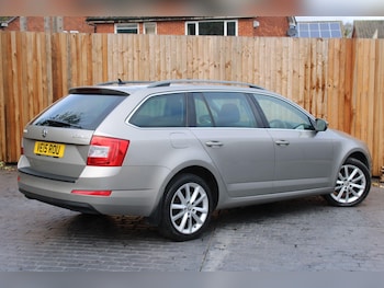Used Skoda Octavia 2015 for sale - 76432068: Photo