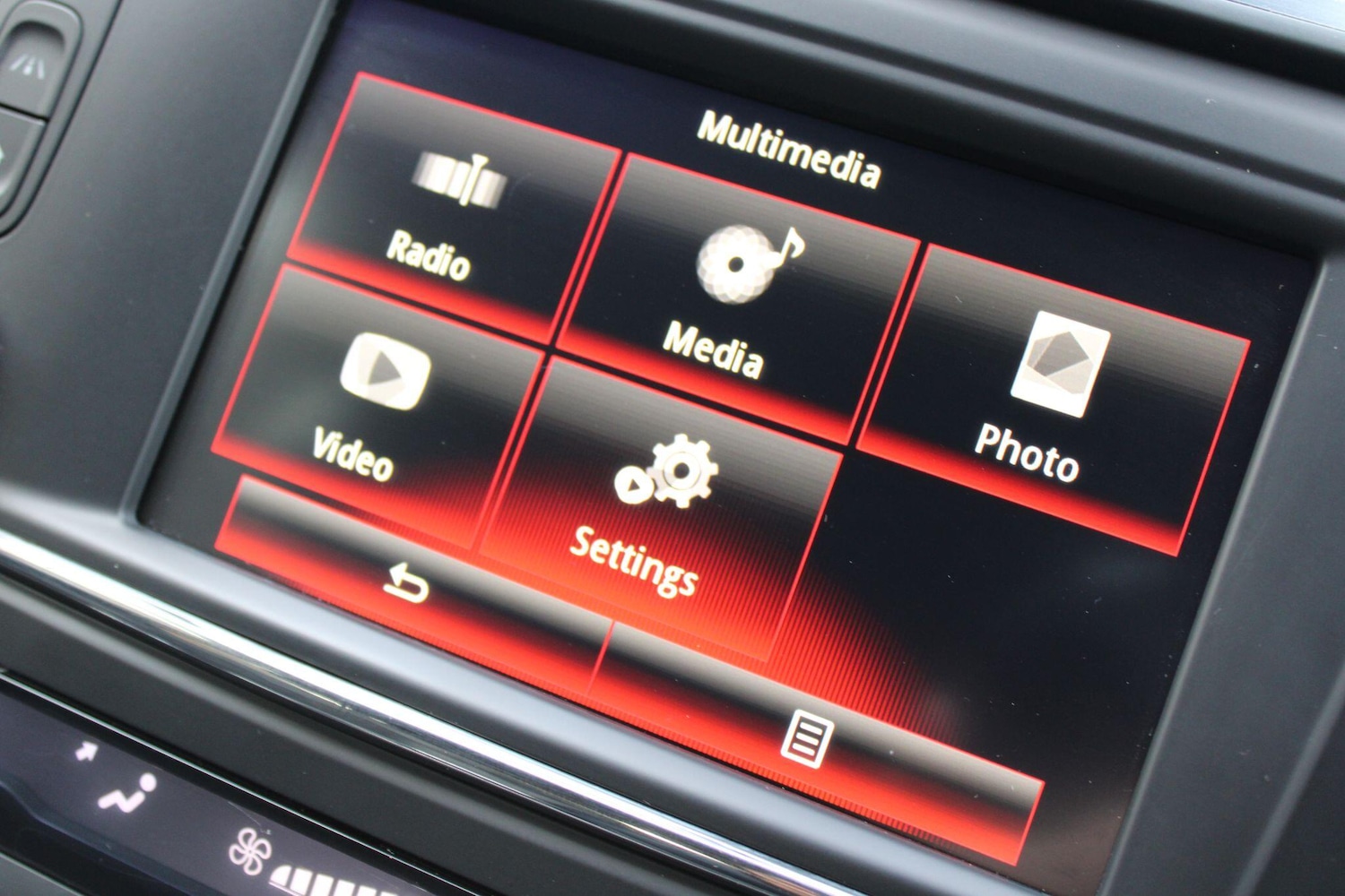 Used Renault Kadjar 2017 for sale - 76538150: Photo 14