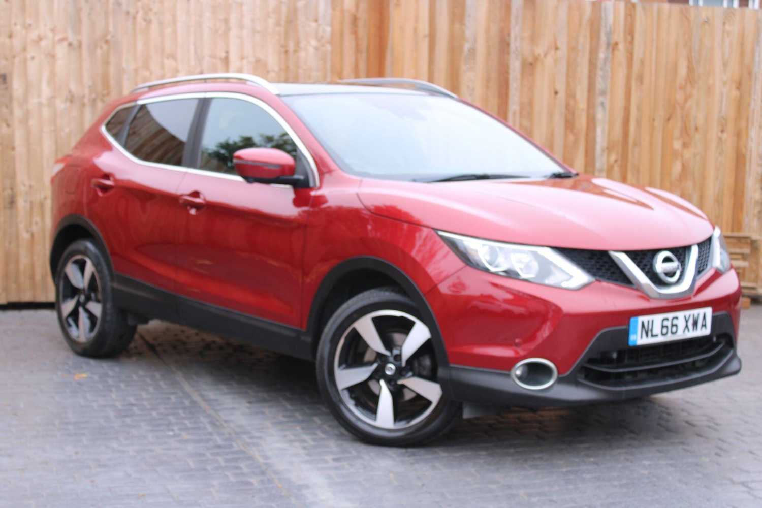 Used Nissan Qashqai 2016 for sale - 76425713: Photo 2