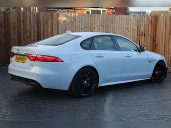 Used Jaguar XF 2018 for sale - 76538942: Photo