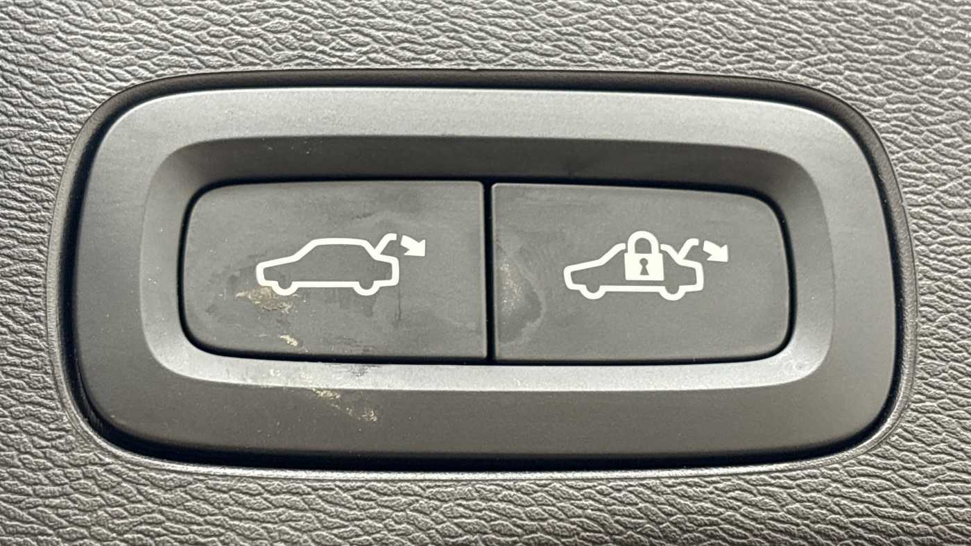 Used Volvo XC60 2025 for sale - 76777141: Photo 19