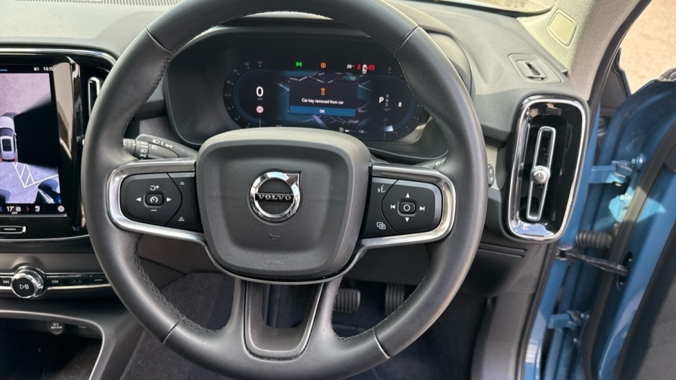 Used Volvo XC40 2023 for sale - 76676889: Photo 10