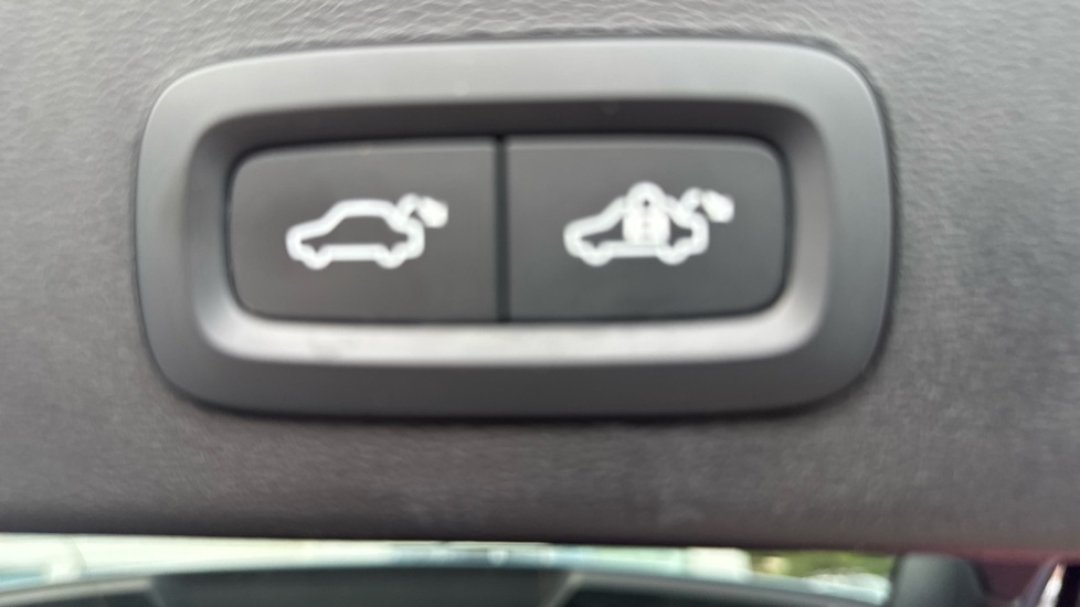 Used Volvo XC40 2023 for sale - 76676889: Photo 16