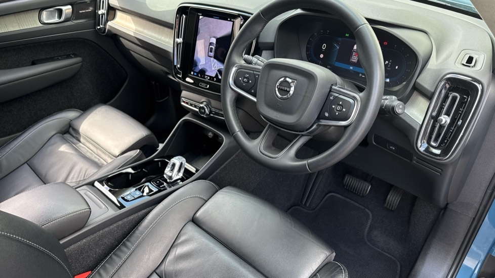 Used Volvo XC40 2023 for sale - 76676889: Photo 4