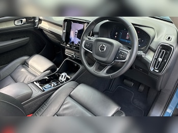 Used Volvo XC40 2023 for sale - 76676889: Photo