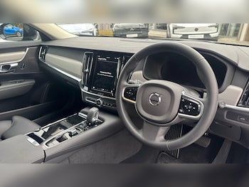 Used Volvo V90 2025 for sale - 77350352: Photo