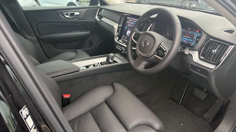 Used Volvo V60 2025 for sale - 77258757: Photo 4