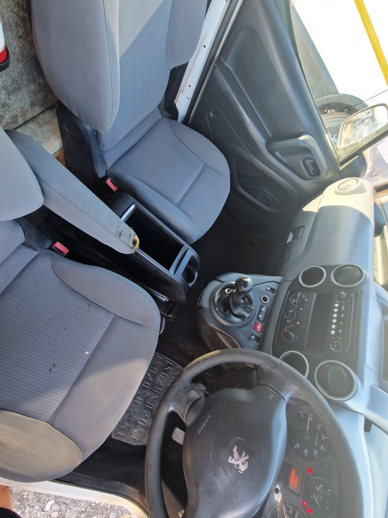 Used Peugeot Partner 2013 for sale - 77968923: Photo 8