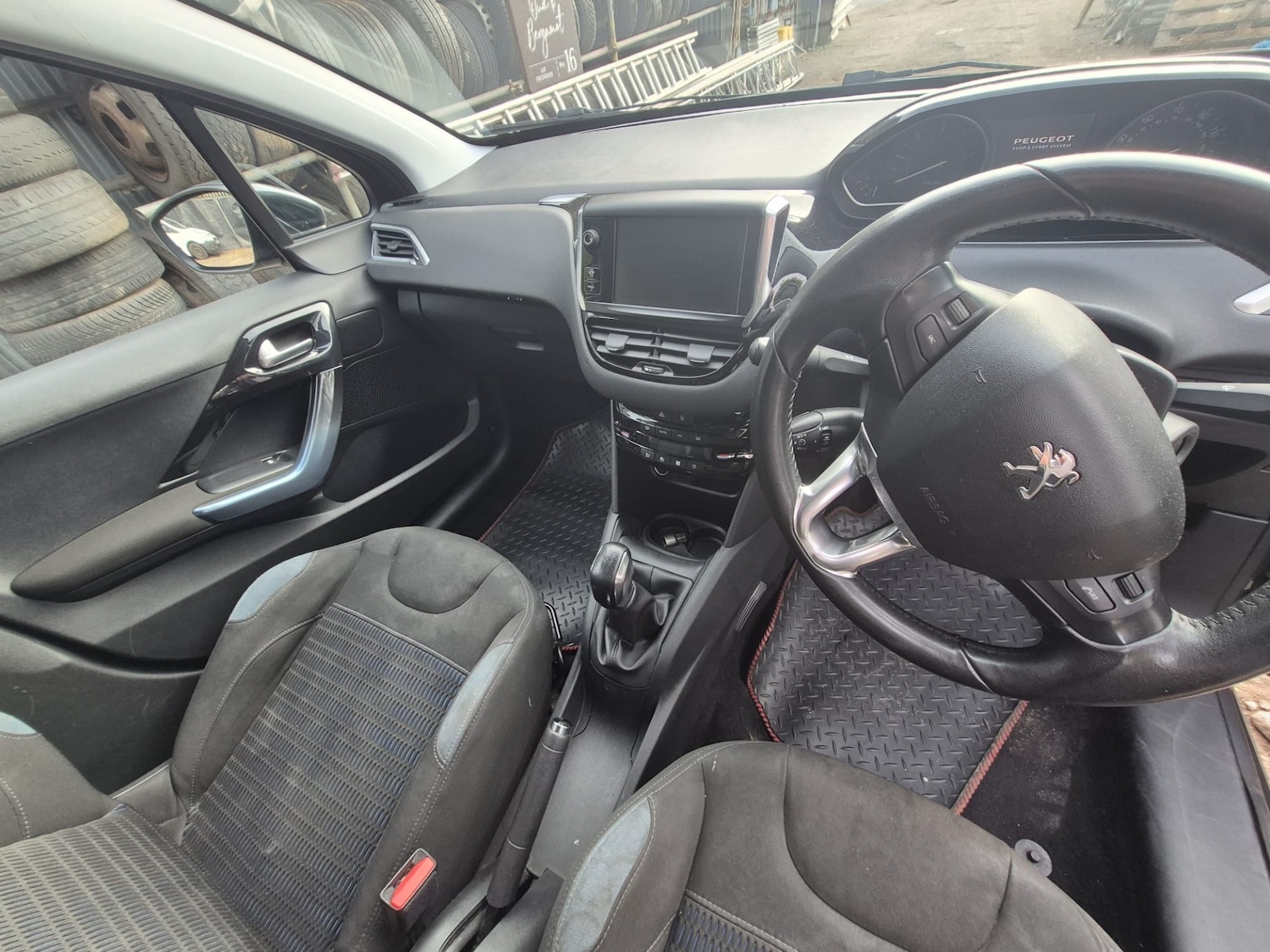 Used Peugeot 208 2012 for sale - 76198721: Photo 8