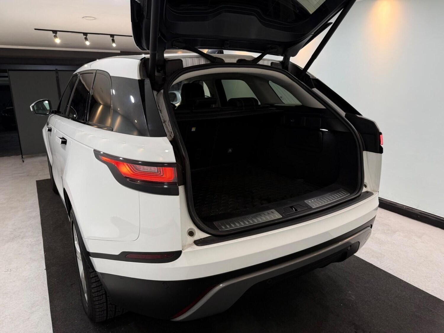 Used Land Rover Range Rover Velar 2020 for sale - 77423534: Photo 48