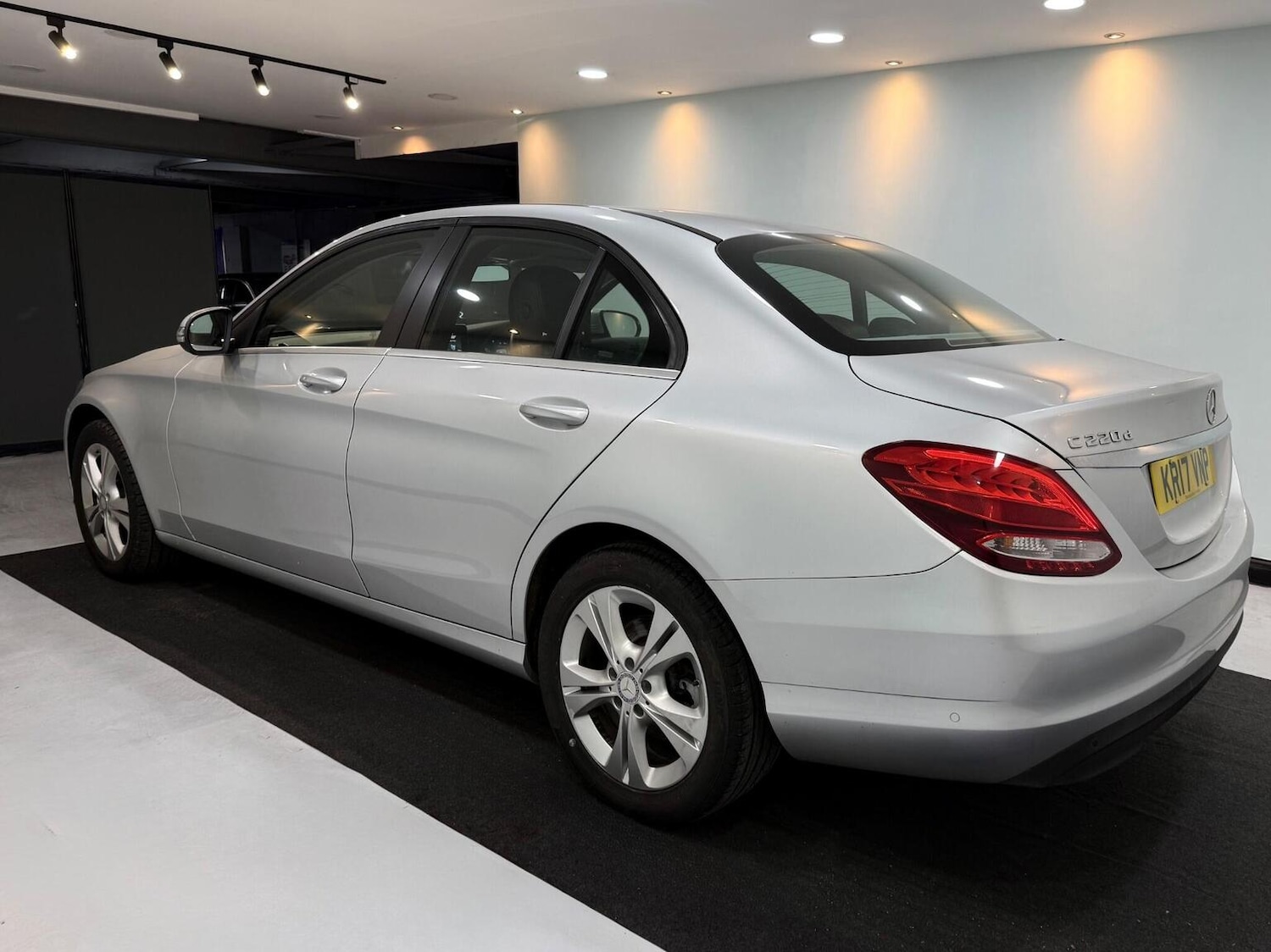 Used Mercedes-Benz C Class 2017 for sale - 76455427: Photo 4