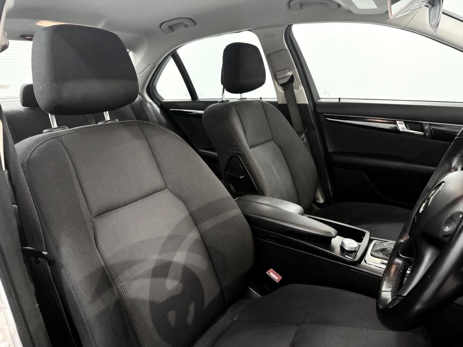 Used Mercedes-Benz C Class 2011 for sale - 77836829: Photo 29