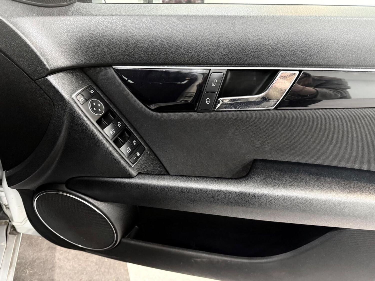 Used Mercedes-Benz C Class 2011 for sale - 77836829: Photo 37