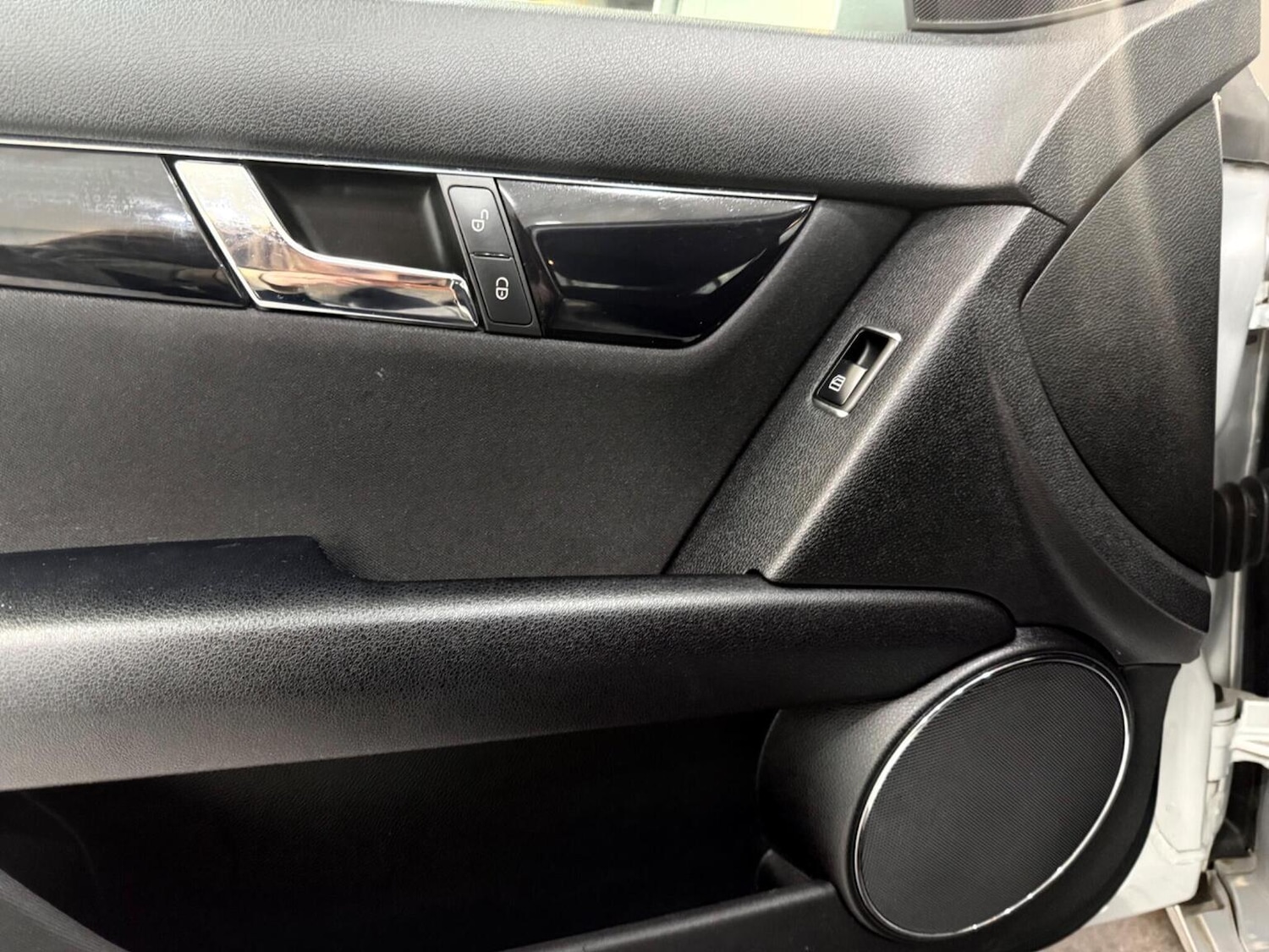 Used Mercedes-Benz C Class 2011 for sale - 77836829: Photo 38