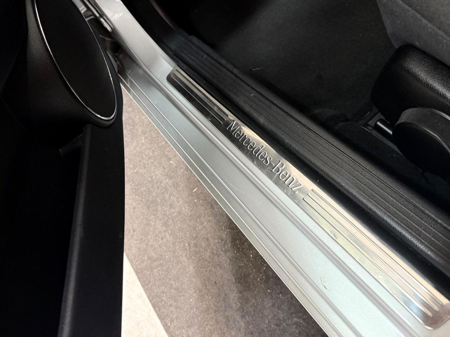 Used Mercedes-Benz C Class 2011 for sale - 77836829: Photo 39