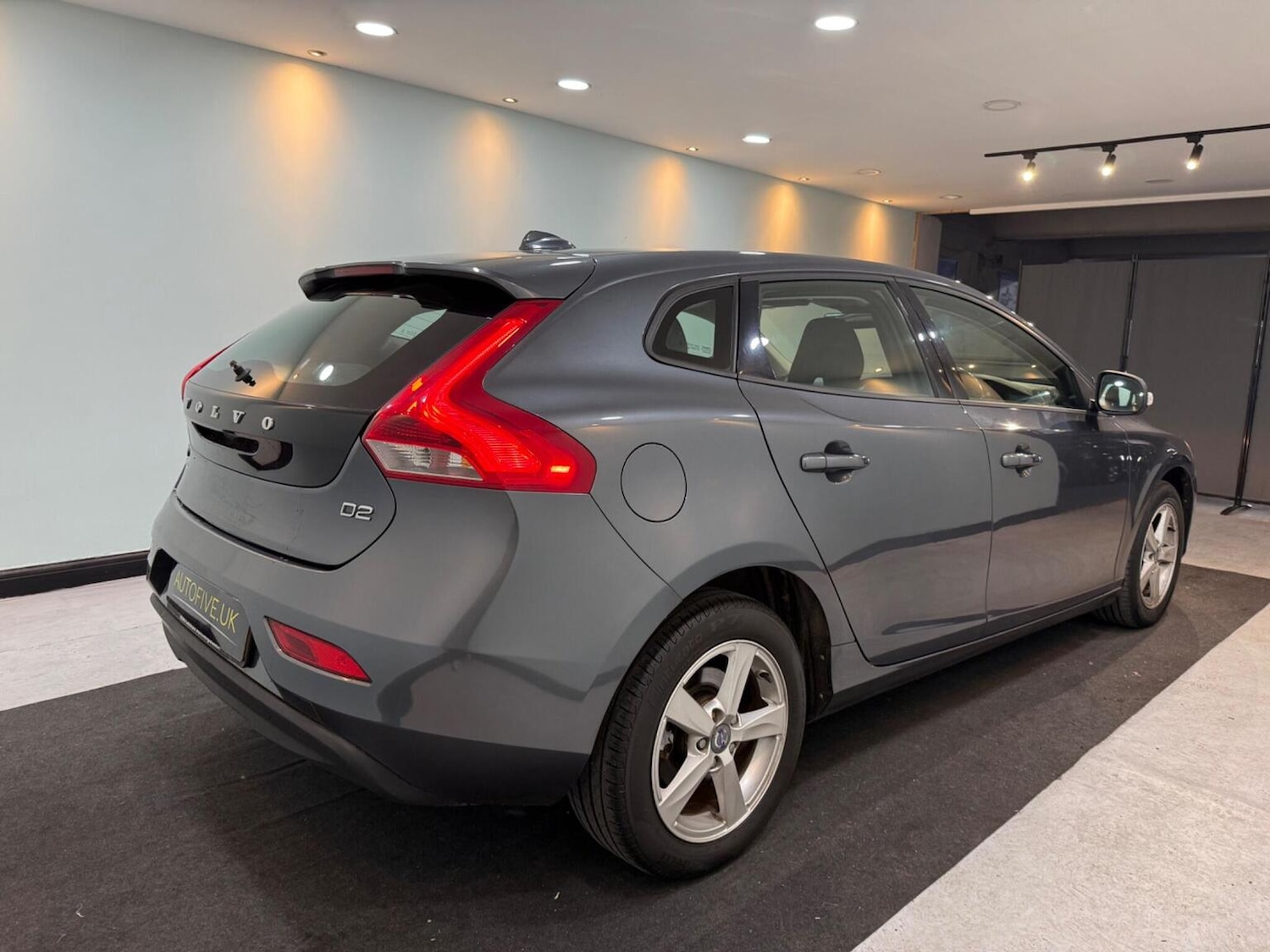 Used Volvo V40 2013 for sale - 77721256: Photo 11