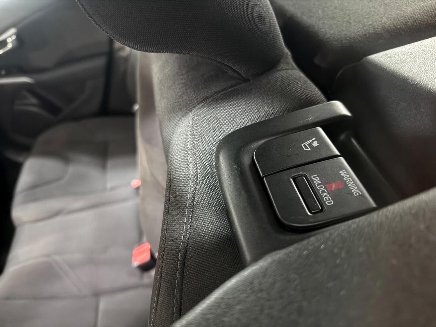 Used Volvo V40 2013 for sale - 77721256: Photo 35