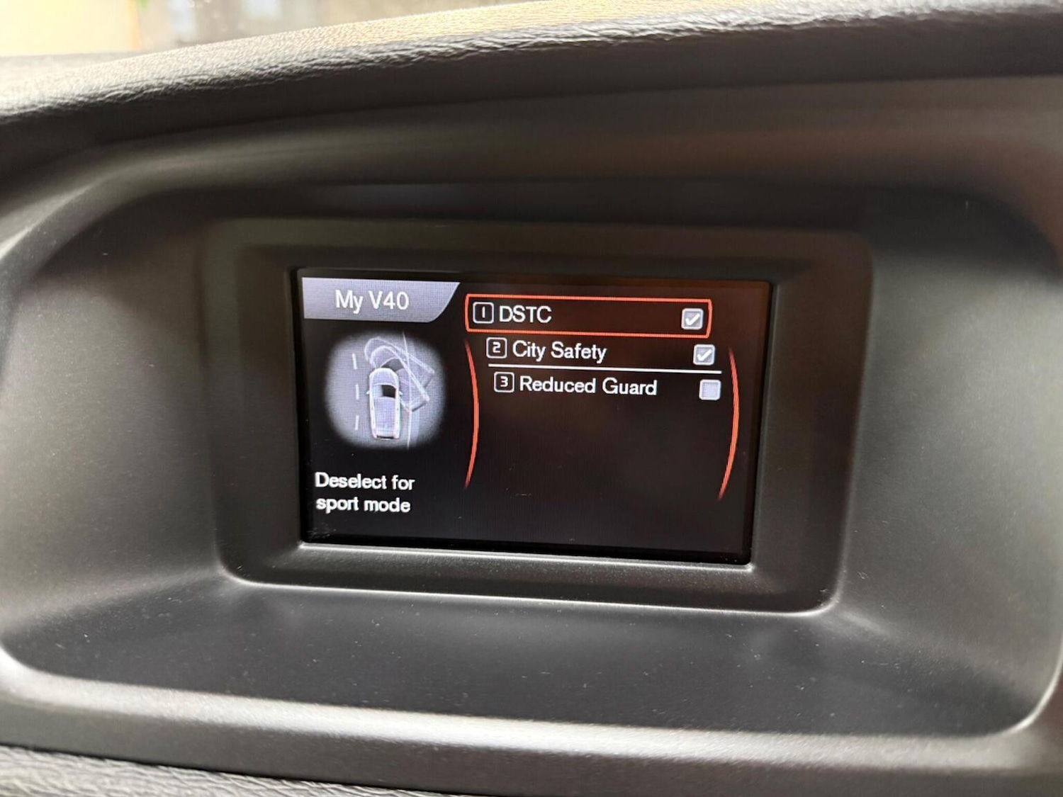 Used Volvo V40 2013 for sale - 77721256: Photo 38