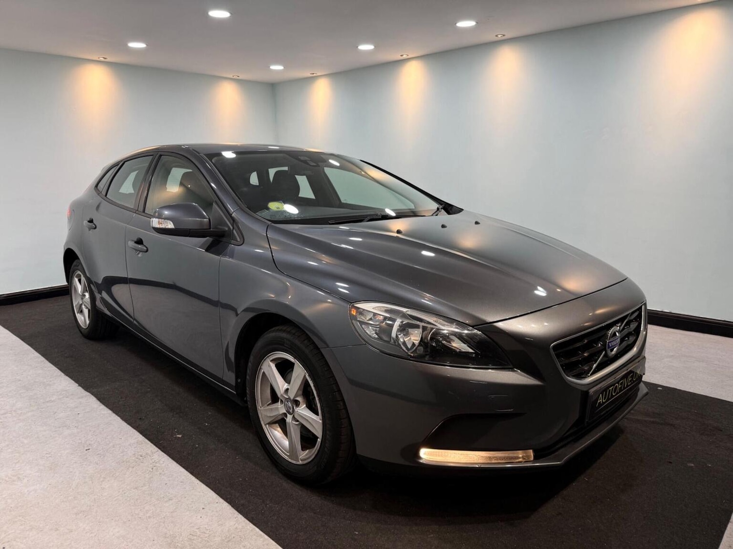 Used Volvo V40 2013 for sale - 77721256: Photo 5