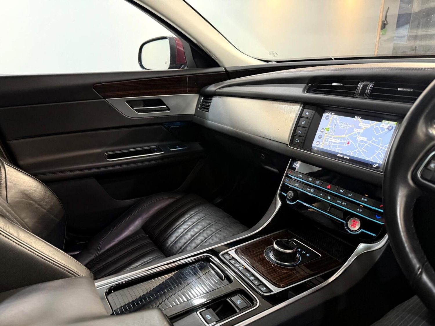 Used Jaguar XF 2017 for sale - 77350099: Photo 16