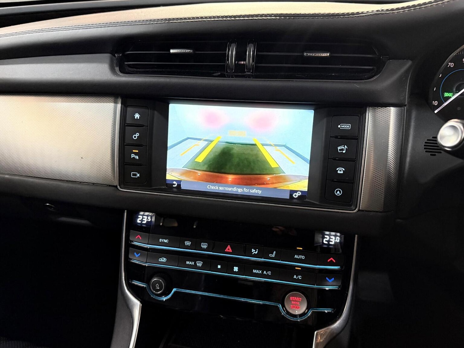 Used Jaguar XF 2017 for sale - 77350099: Photo 38