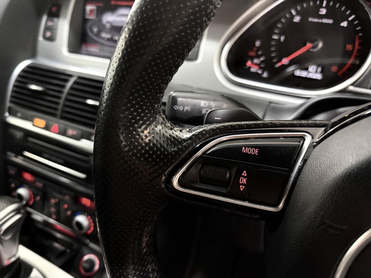 Used Audi Q7 2014 for sale - 77572819: Photo 36