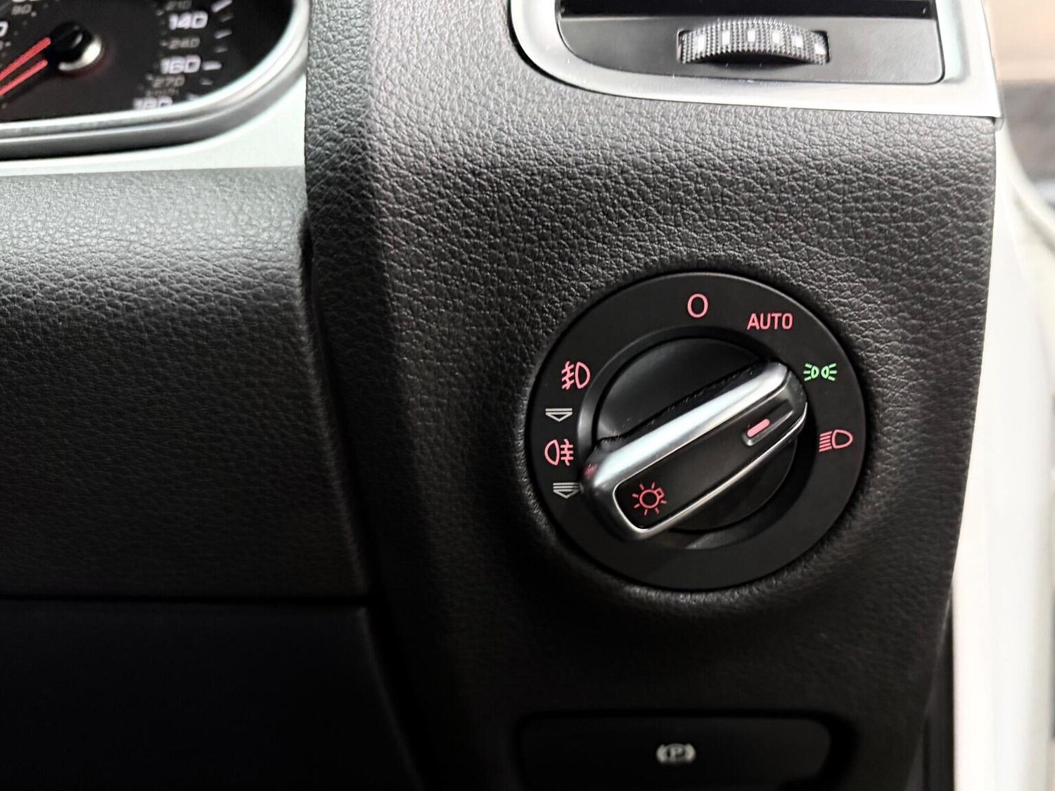 Used Audi Q7 2014 for sale - 77572819: Photo 37