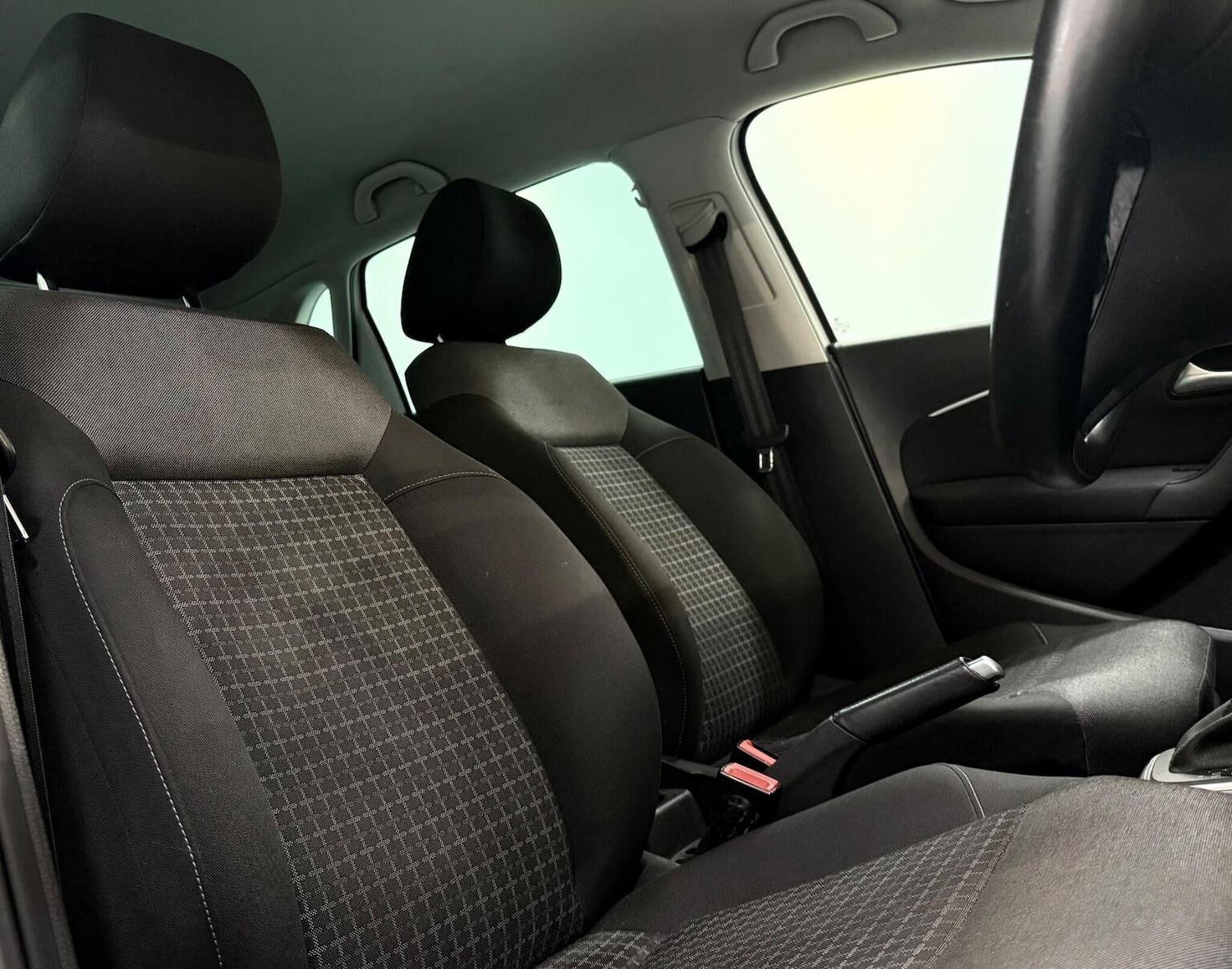 Used Volkswagen Polo 2016 for sale - 76762142: Photo 14