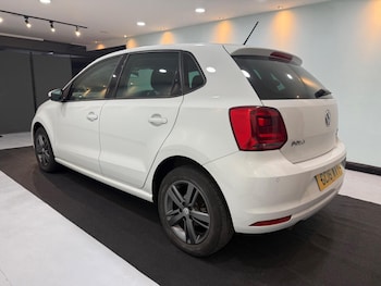 Used Volkswagen Polo 2016 for sale - 76762142: Photo