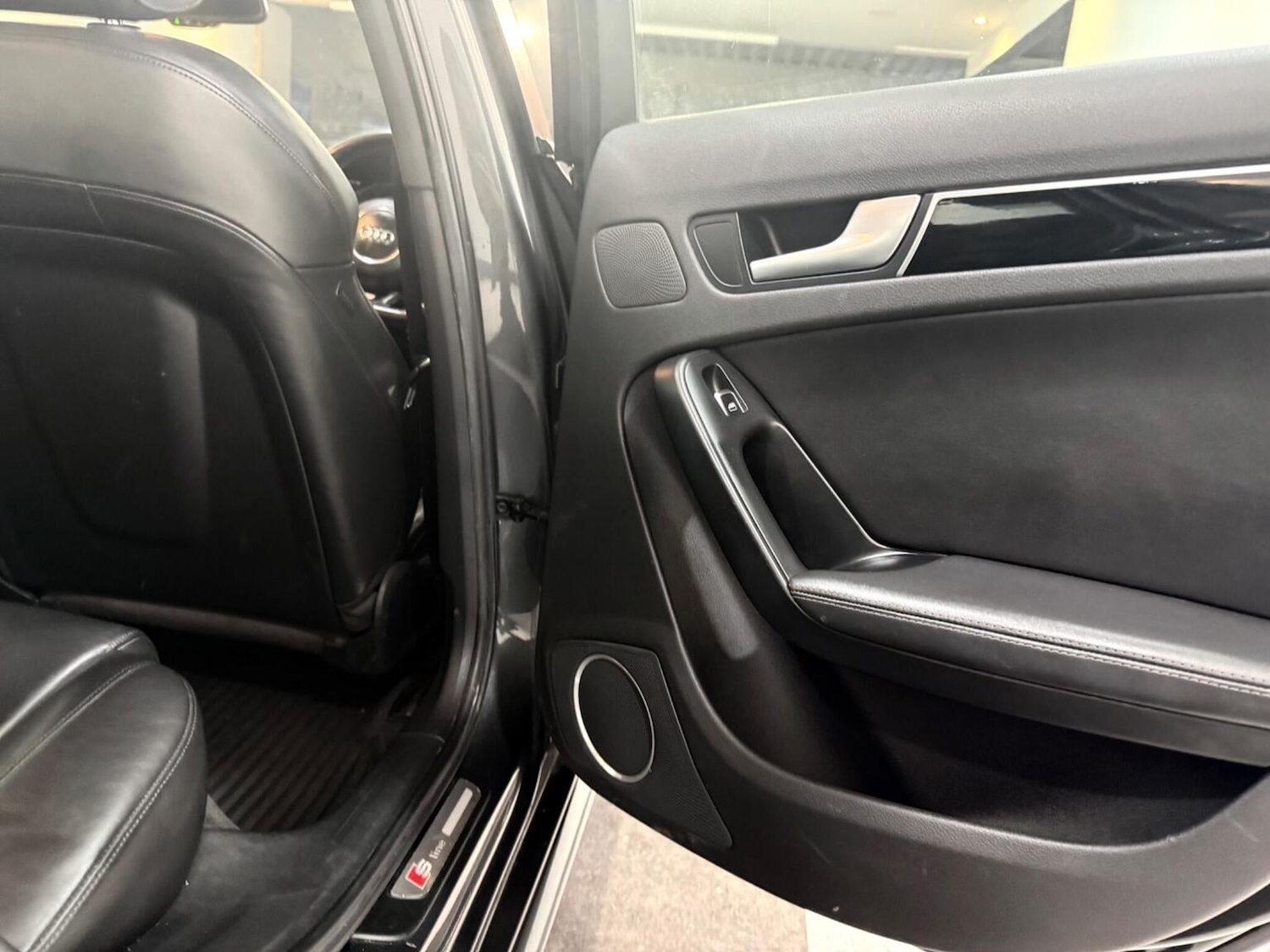 Used Audi A4 2012 for sale - 77837000: Photo 45