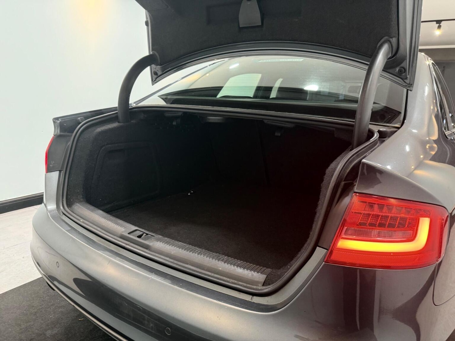 Used Audi A4 2012 for sale - 77837000: Photo 51