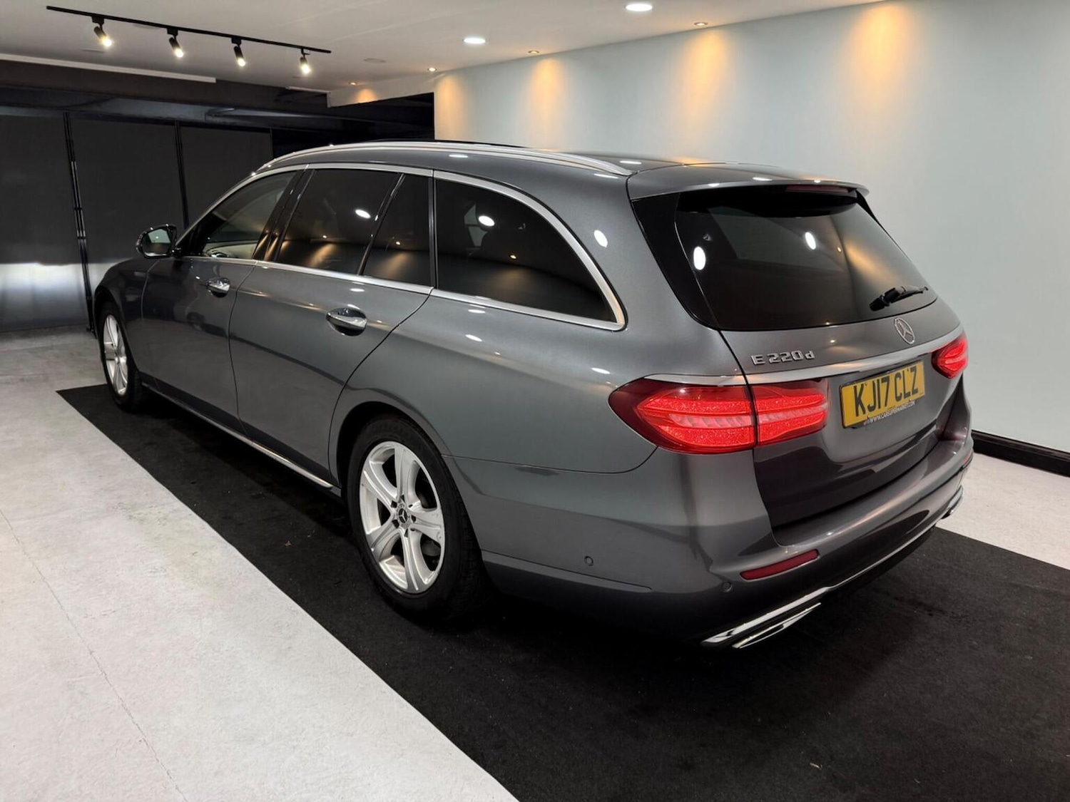 Used Mercedes-Benz E Class 2017 for sale - 77271019: Photo 11