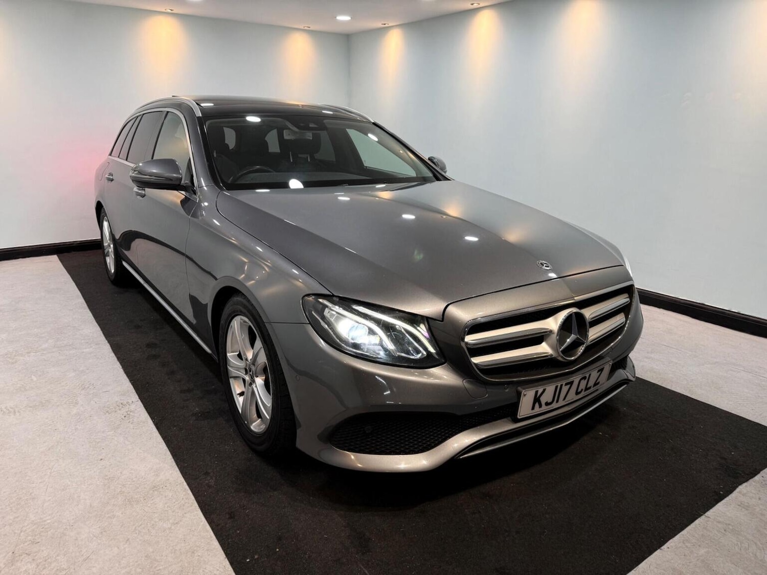 Used Mercedes-Benz E Class 2017 for sale - 77271019: Photo 6