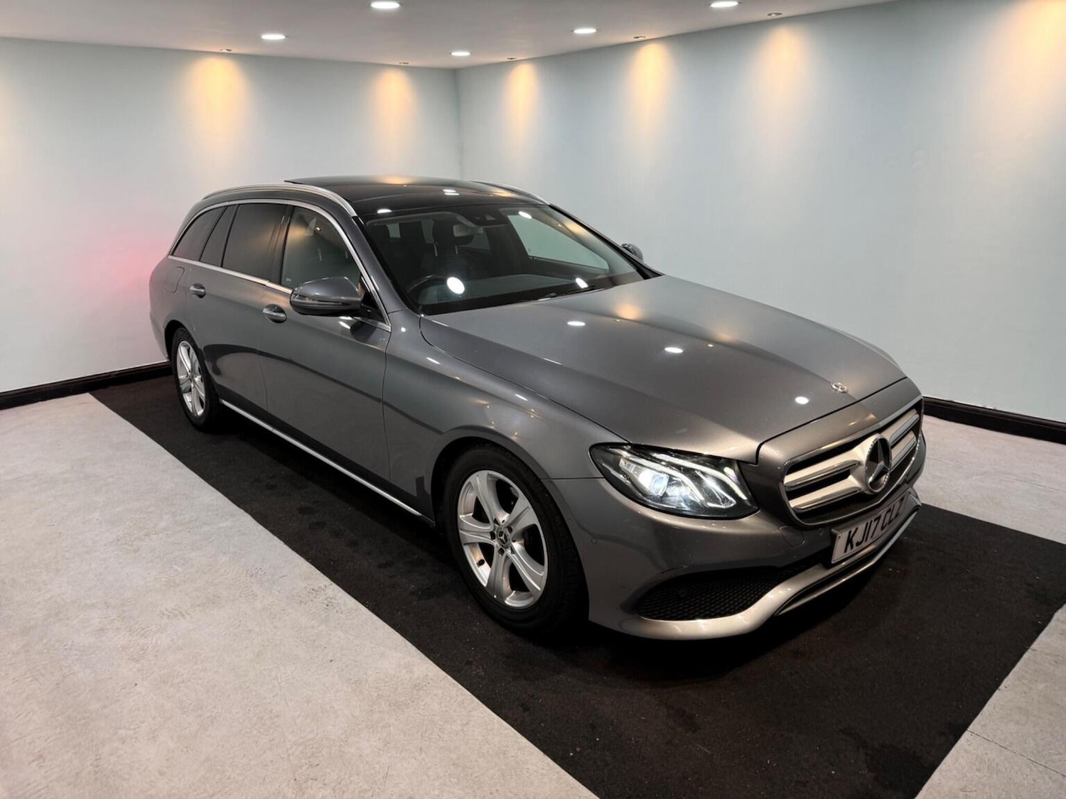 Used Mercedes-Benz E Class 2017 for sale - 77271019: Photo 8