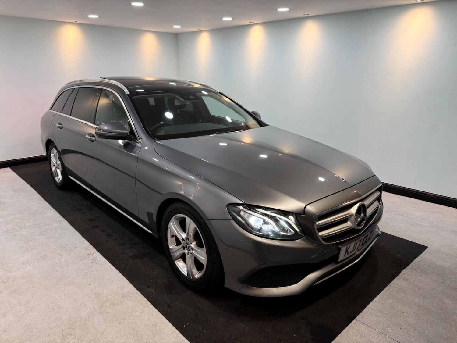 Used Mercedes-Benz E Class 2017 for sale - 77271019: Photo 9