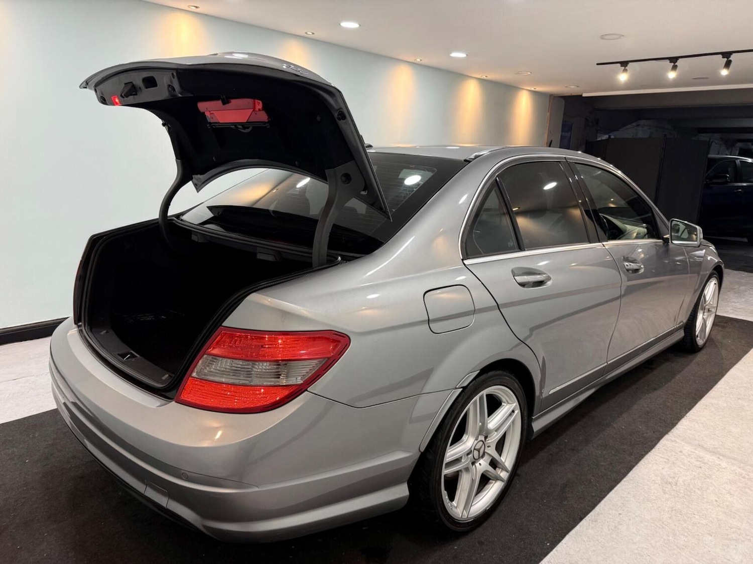 Used Mercedes-Benz C Class 2009 for sale - 78070601: Photo 34